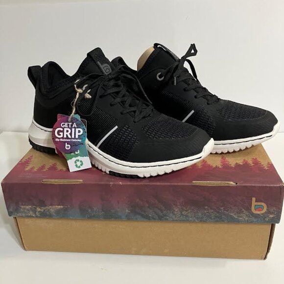 New in Box Bionica Oakler Black Mesh Women's size 8.5 Sneakers - Picture 2 of 12